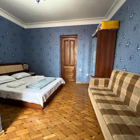 Twins Guest House Batumi Ngoại thất bức ảnh