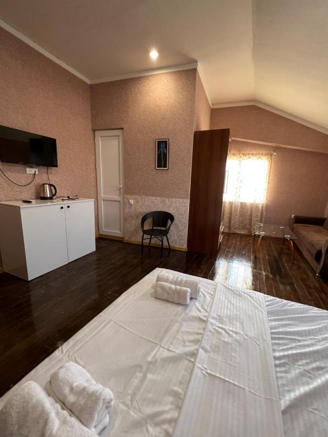 Twins Guest House Batumi Ngoại thất bức ảnh