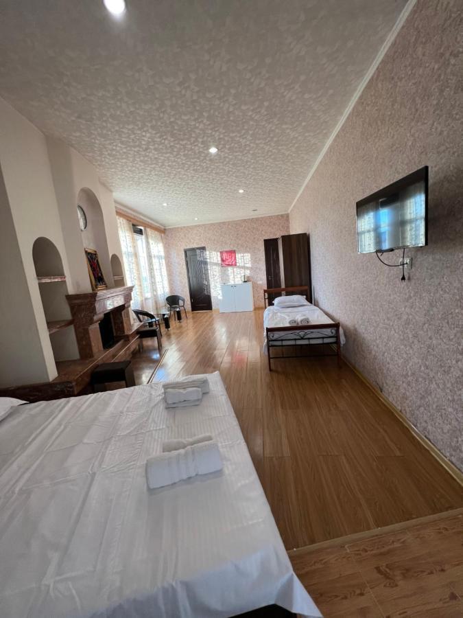 Twins Guest House Batumi Ngoại thất bức ảnh