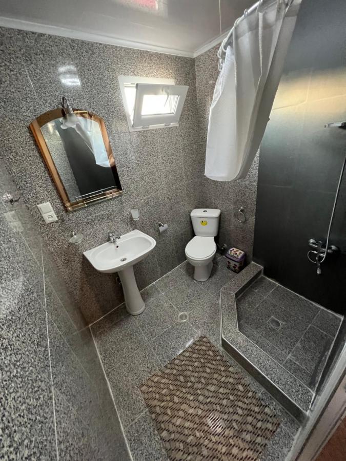 Twins Guest House Batumi Ngoại thất bức ảnh