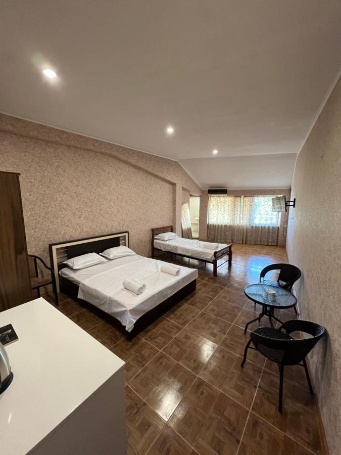 Twins Guest House Batumi Ngoại thất bức ảnh