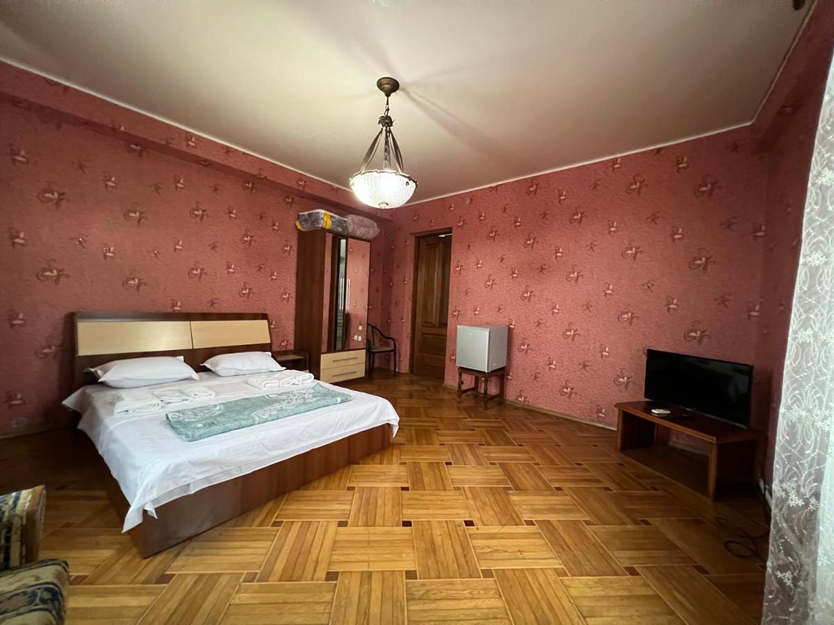 Twins Guest House Batumi Ngoại thất bức ảnh