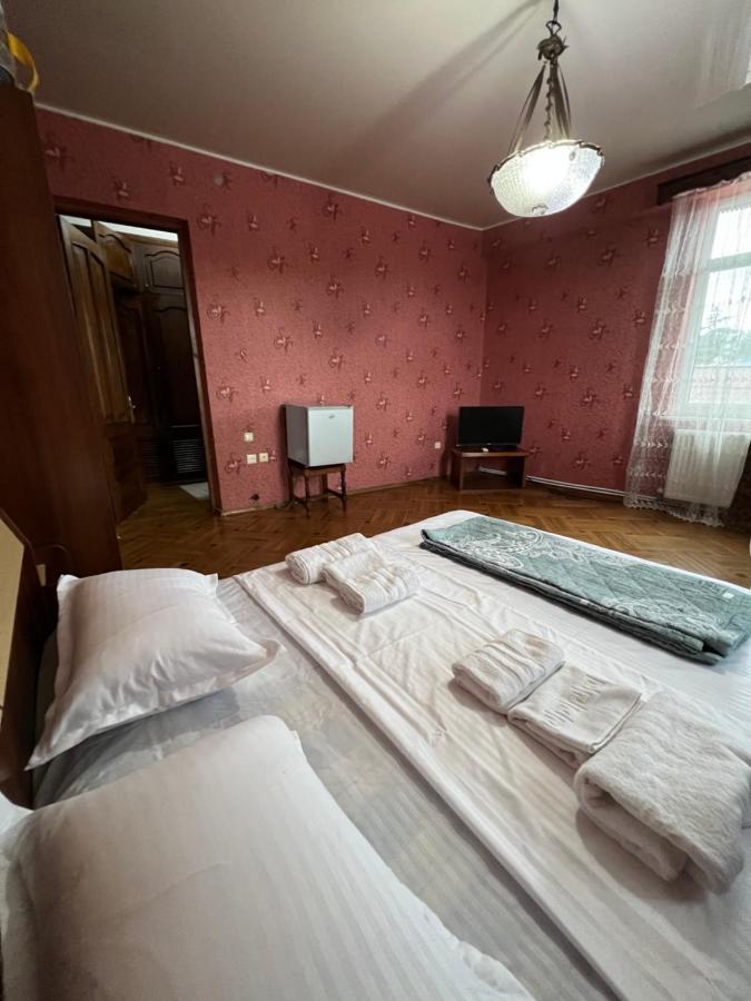 Twins Guest House Batumi Ngoại thất bức ảnh