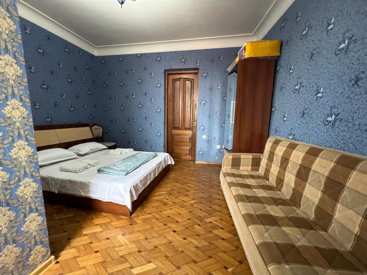 Twins Guest House Batumi Ngoại thất bức ảnh