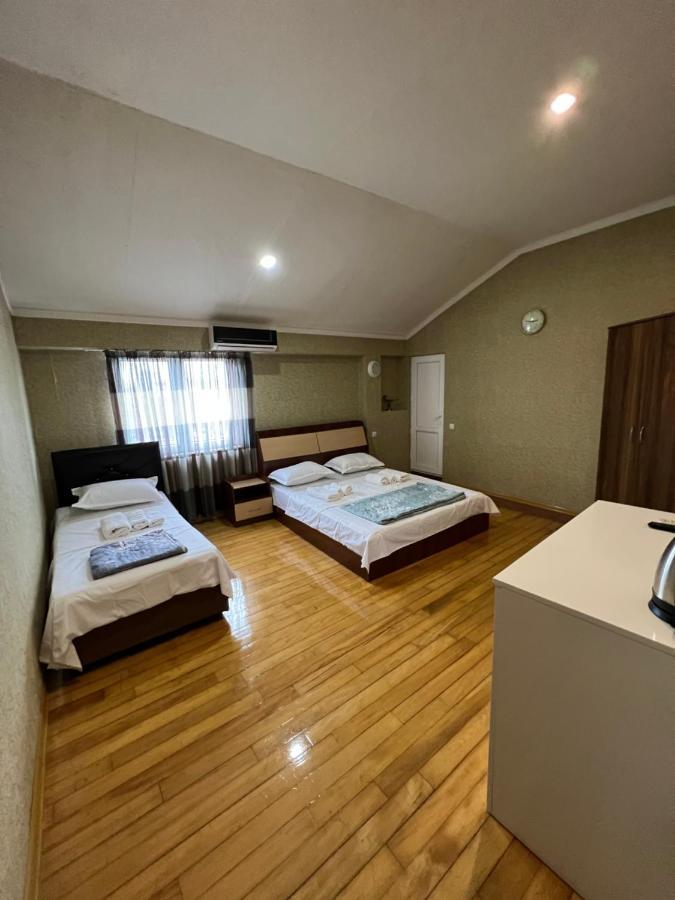 Twins Guest House Batumi Ngoại thất bức ảnh